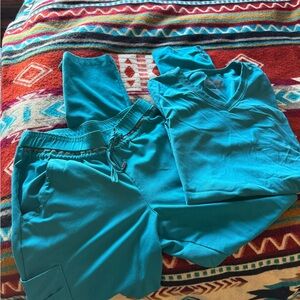 Grey's Anatomy Teal scrubs set.